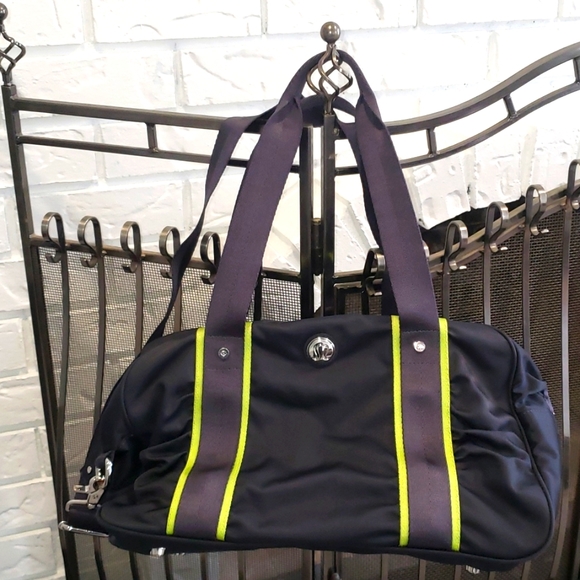 ๐ง๐ปโโ๏ธLULULEMON ๐๐ปโโ๏ธNylon Gym Yoga Duffel Bag